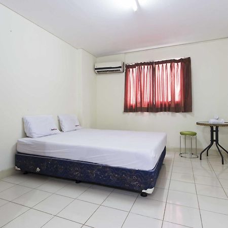 Reddoorz Apartment @ Pulo Gadung Jakarta Exterior foto